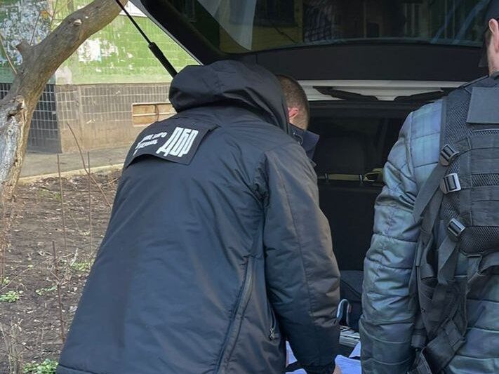 В Одеській області правоохоронці вимагали гроші в поширювачів наркотиків, заявляє ДБР