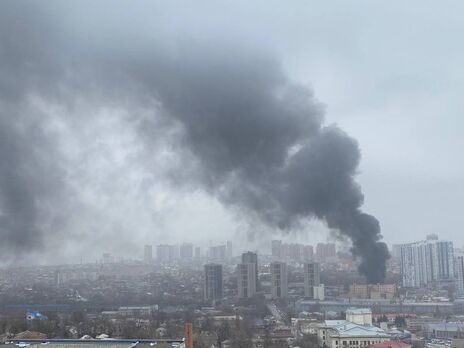 Пожежу в будівлі ФСБ у Ростові-на-Дону видно здалеку