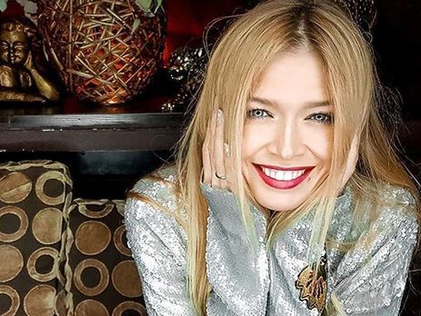 Брежнева отпраздновала день рождения сестер-двойняшек