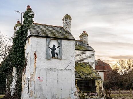 Робітники випадково знищили роботу Бенксі на стіні покинутого будинку у Великобританії