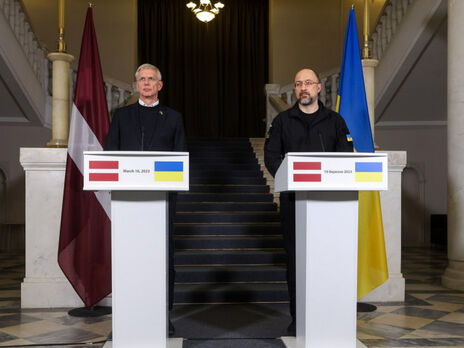 Шмигаль подякував Латвії за рішення брати участь у відновленні України й заявив, що обидві країни розвиватимуть нові логістичні шляхи