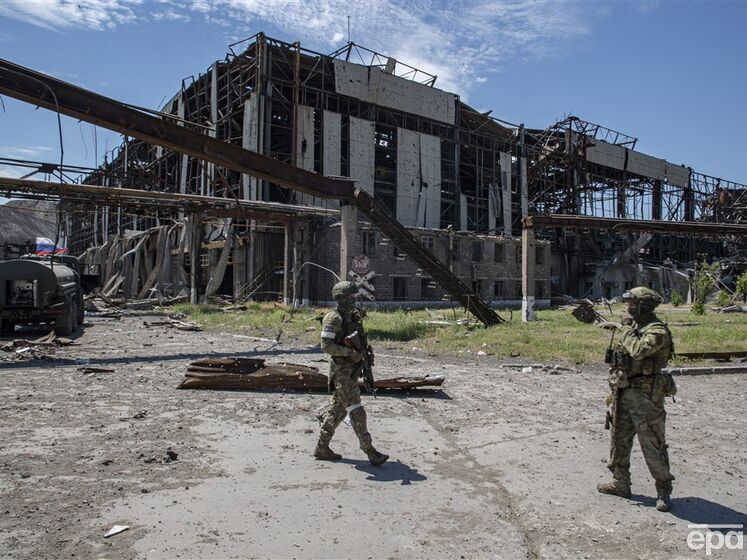 Окупанти облаштували майданчик для гелікоптерів на зруйнованому заводі "Азовсталь" у Маріуполі – радник мера