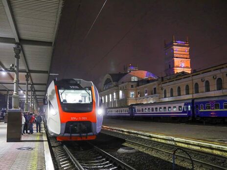 "Укрзалізниця" проводить проєкт "Залізна українізація"