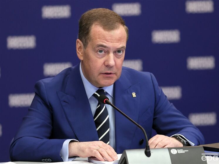 "Граждане судьи, внимательно смотрите в небо". Медведев пригрозил ударить ракетой "Оникс" по суду в Гааге, выдавшему ордер на арест Путина