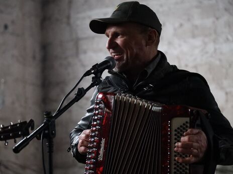 Скрипка выступил для украинских защитников в Бахмуте. Фото