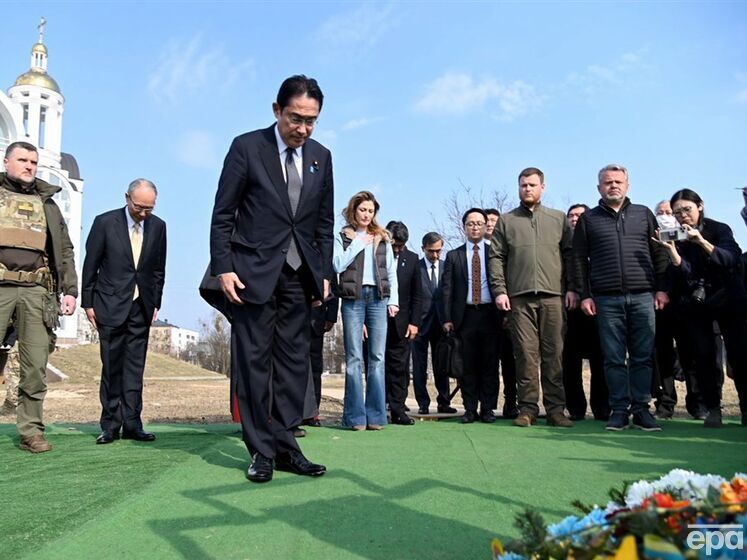 Кисида посетил Бучу и заверил, что Япония будет прилагать усилия для восстановления мира в Украине