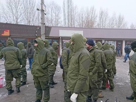 В Киеве снесли Харьковский рынок, предприниматели возводят баррикады