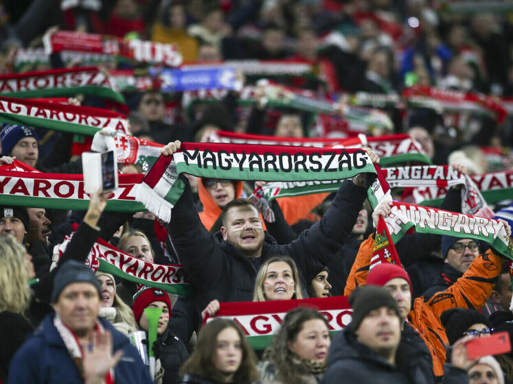 Угорщина оголосила про нібито дозвіл УЄФА на використання символіки "Великої Угорщини" на стадіонах. Румунія це заперечує