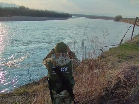 В реке Тиса пограничники обнаружили тело 23-летнего мужчины из Черновицкой области, отметили в ГПСУ