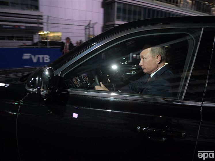 Бєлковський: Путін їздить у кортежі із зенітним ракетним комплексом 