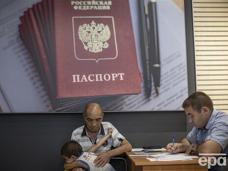 Оккупанты недовольны темпами "паспортизации"