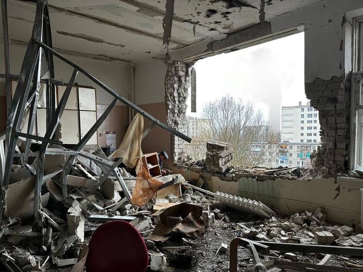 Россияне ночью обстреляли больницу и здание 