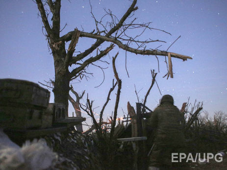 Штаб АТО: На Светлодарской дуге, несмотря на режим тишины, боевики обстреляли гуманитарную группу 