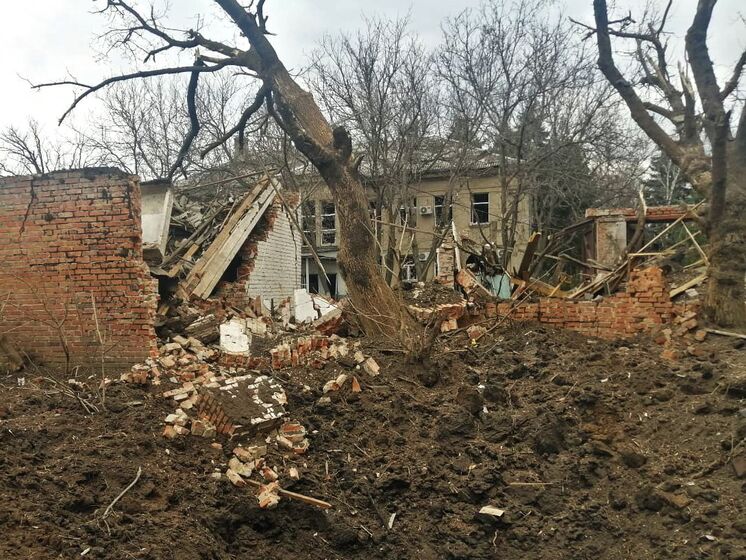 Россияне нанесли серию ударов по Запорожью. Повреждены жилые дома, произошел пожар