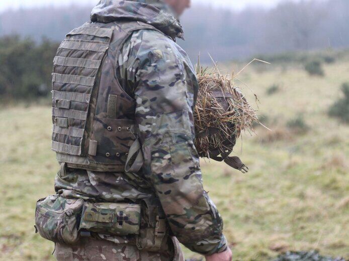 Действия в патруле и построение боевых порядков. Генштаб ВСУ показал фото тренировок украинских военных в Великобритании
