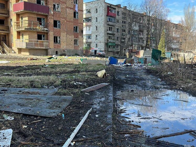 Число раненых в результате обстрела Константиновки увеличилось, повреждены многоэтажки и частные дома, детсад и админздание &ndash; ОВА