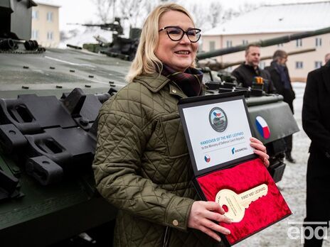 Міністерка оборони Чехії заявила, що її країна ще має що передати Україні як військову допомогу