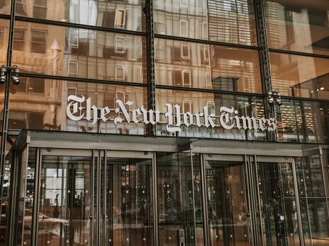 The New York Times відмовилася оплачувати передплату на Twitter і втратила синю галочку. Маск у відповідь порівняв їхню стрічку новин із діареєю