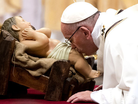 В Ватикане папа Франциск отслужил рождественскую мессу. Фоторепортаж