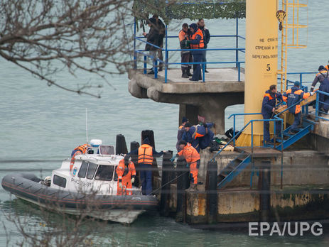 В Черном море после крушения Ту-154 российские спасатели проводят поисковые работы. Фоторепортаж