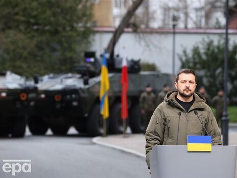 Зеленский в Польше осмотрел военную технику, которую передадут Украине. Фото, видео