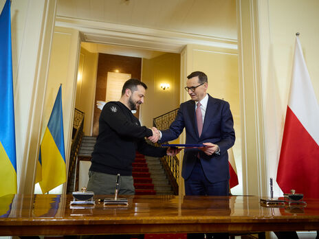 Украина подписала с Польшей документ о приобретении военной техники. Закупят БТР Rosomak, минометы Rak и ПЗРК Piorun
