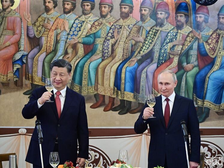 Посол Китаю в ЄС назвав "риторикою" слова про "безмежну дружбу" з РФ і заявив, що КНР не визнає Крим і Донбас російськими