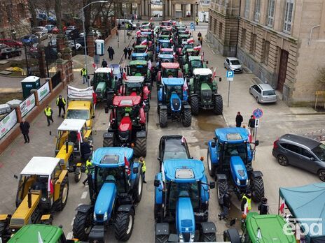 Польські фермери продовжують протести, незважаючи на заборону імпорту зерна з України – президент фермерської організації
