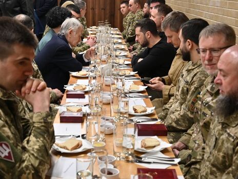 Зеленський разом із Джемілєвим і захисниками України взяв участь в іфтарі