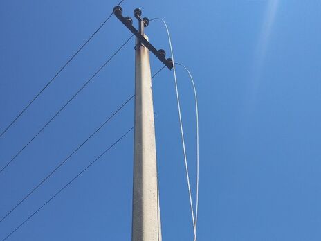 Попри обстріли, за дві доби вдалося відновити електропостачання для майже 7 тис. сімей – ДТЕК