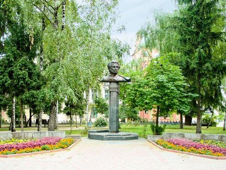 Полтавский горсовет решил демонтировать памятник Пушкину, а также советским генералам Зыгину и Ватутину
