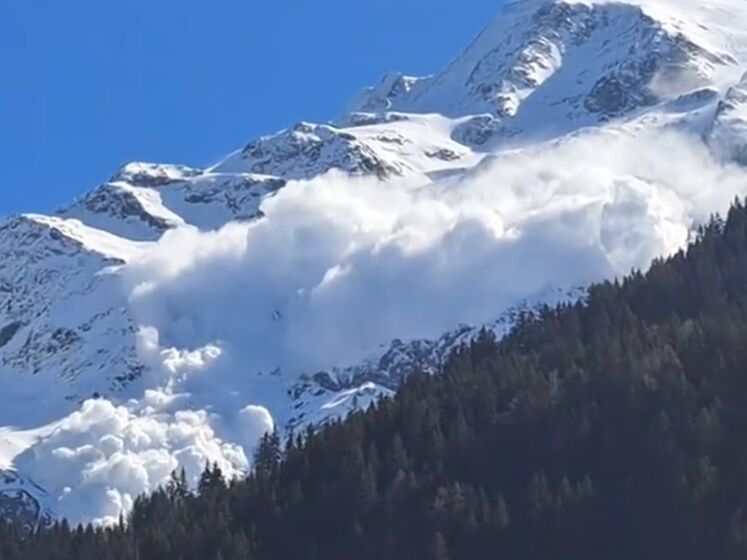 У французьких Альпах зійшла лавина, загинуло щонайменше четверо людей