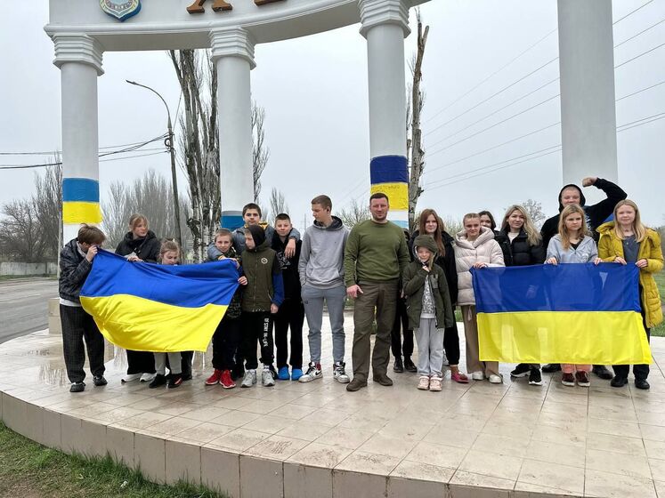 У Херсон повернули 24 дітей, вивезених окупантами