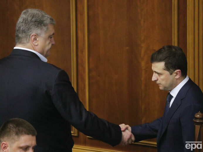 "Пока Киев был в полуокружении, эта договоренность держалась". Порошенко рассказал, как помирился с Зеленским