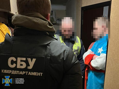 СБУ сообщила о разоблачении группировки, которая выманивала деньги у жителей Бахмута и Угледара за возможность выехать