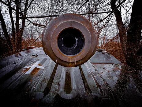 Втрати російських окупантів. Упродовж доби сили оборони знищили 500 загарбників, сім танків і гелікоптер