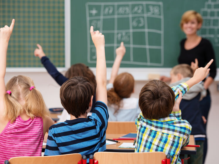Всех украинских педагогов будут учить оказывать детям психологическую помощь. Рада приняла закон