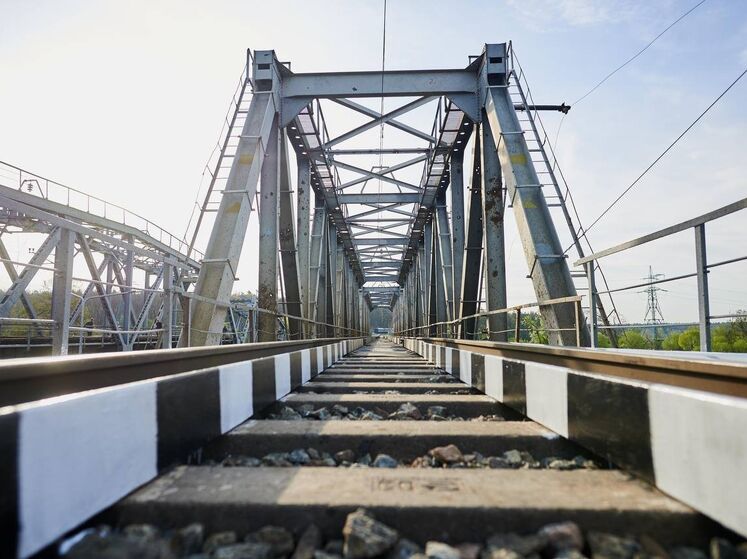 "Укрзалізниця": Капітальний ремонт залізничного мосту через річку Ірпінь завершено