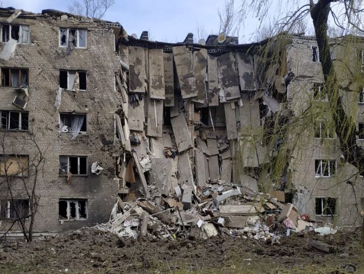 Обстріли Донецької області. Окупанти вбили одного і поранили вісьмох мирних жителів, пошкоджено житлові будинки й дитячий садок