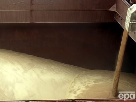 Россияне в Мариуполе пытались сжечь зерно, оно тлеет в терминале уже полгода – Андрющенко