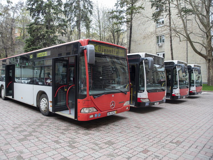 Незабаром на маршрути вийде ще чотири сучасні автобуси, які Київ отримав від Німеччини – Кличко