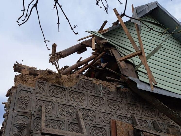 Окупанти тричі на день із важкої артилерії обстріляли Нікопольський район, пошкоджено будинки, газопроводи і ЛЕП – Дніпропетровська ОВА