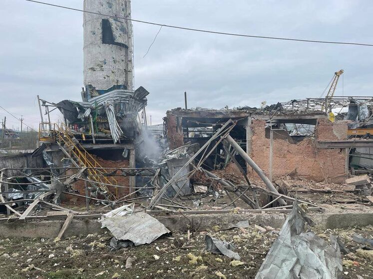 Оккупанты разбомбили спортшколу в Орехове &ndash; Ермак