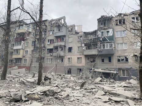 Окупанти завдали одного з наймасованіших ударів по Слов'янську у 2023 році, є загиблий і постраждалі, під завалами багатоповерхівки перебувають люди