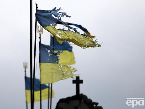 Зеленський: Синьо-жовтий прапор неодмінно підійметься на всіх тимчасово окупованих чортами територіях України