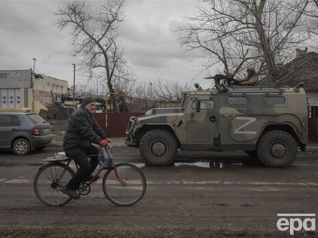 В Луганской области оккупанты ставят на воинский учет владельцев российских паспортов и 