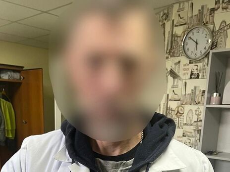 У Вінницькій області співробітник приватної медустанови задушив пацієнтку, яку доглядав, вони конфліктували – поліція