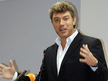 Немцов: Путин хочет поставить в Украине марионеточного президента 