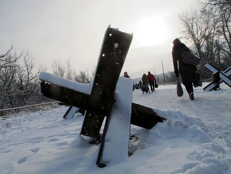 В штабе АТО заявили о потере связи с двумя военнослужащими, случайно оказавшимися за линией соприкосновения