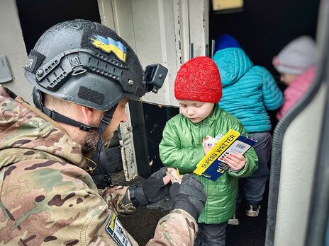 Из Нью-Йорка Донецкой области эвакуировали семью с шестью детьми – Нацполиция